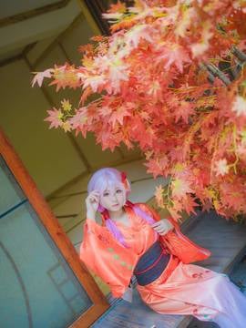 "Crown of Sin" Yuqi và Feng Yukata c o s p l a y