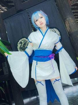 "Cuộc sống ở một thế giới khác từ đầu", thời thơ ấu của Kimono c o s p l a y