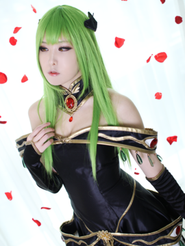 "Code gasss" c.c ed hình minh họa nữ hoàng c o s p l a y