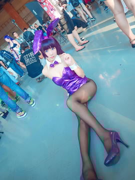 "Chị tôi rất dễ thương" năm cập nhật của cô gái thỏ màu tím được tráng men c o s p l a y