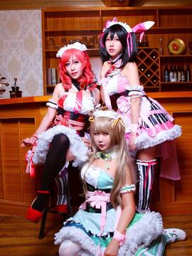 Tình yêu đến uống trà chiều với những người giúp việc c o s p l a y