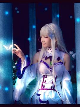 "Cuộc sống ở một thế giới khác từ đầu" Emilia c o s p l a y