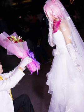 "Crown of Sin" Truyền thuyết về các anh hùng Condor C O S P L A Y