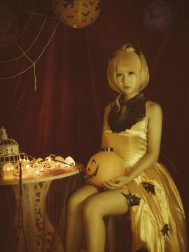 "Cánh · Thời gian" Halloween của Sakura!