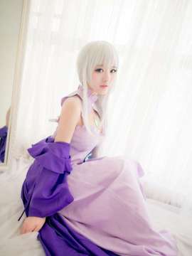 "Cuộc sống ở một thế giới khác từ đầu" Emilia Home Dress C o s p l a y