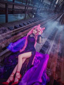 "Thủy thủ mặt trăng" chú thỏ nhỏ nhập thể như một chị gái hoàng gia c o s p l a y