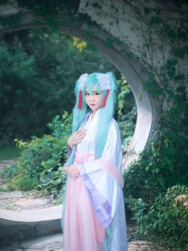 "Vocaloid" Hatsune Mid-Chuẩn Feutnal Mon