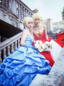 "Tình yêu của King" kỷ niệm 10 năm của tháng của Saber Red và Blue King Dress c o s p l a y [biên tập viên]