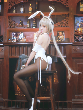 "Bầu trời của số phận" Kasuhina không có mái vòm Bunny Girl có một cos