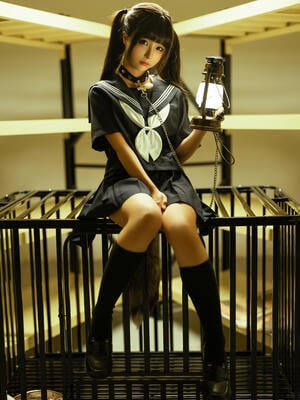 Momo ngu ngốc - "#234: Tù nhân"